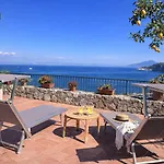 Dom wakacyjny Carlotta - Relax A Due Passi Dal Mare *