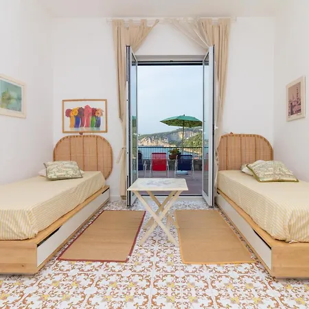 Carlotta - Relax A Due Passi Dal Mare Massa Lubrense